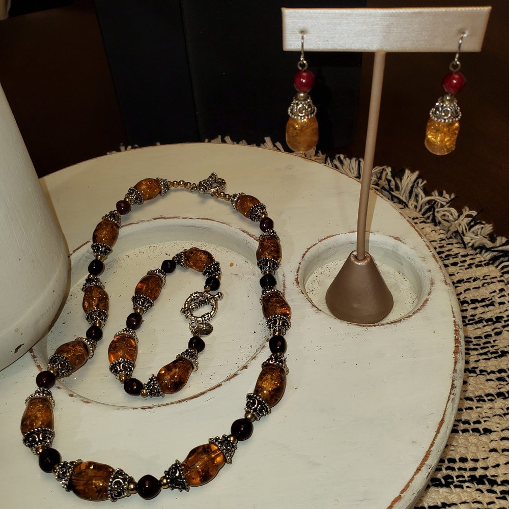 3 pc necklace, earrings & bracelet set.